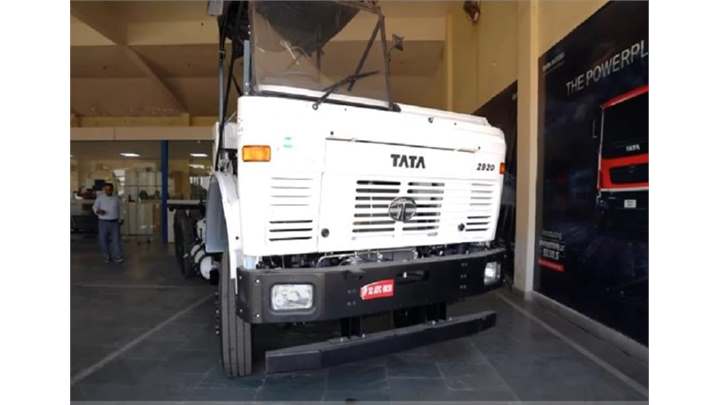 Tata LPT 2820 CNG Trucks